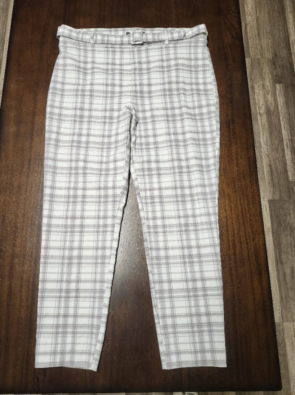 New York Clothing Company Capri's